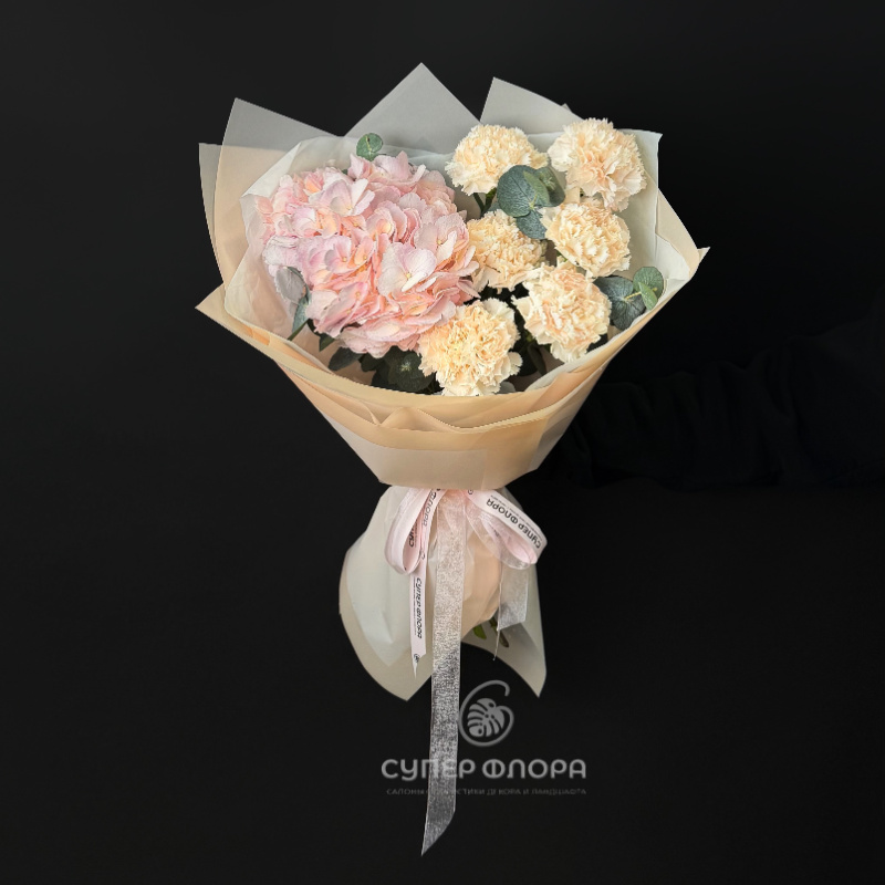 Букет из цветов &laquo;Авангард&raquo;