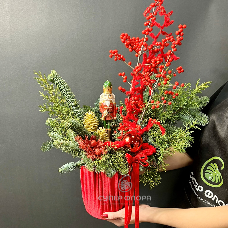 Композиция &laquo;Новогодний бал Щелкунчика&raquo;