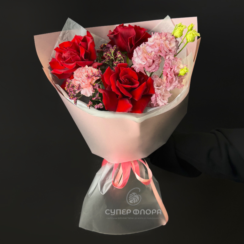 Букет &laquo;Обнимающие розы&raquo;